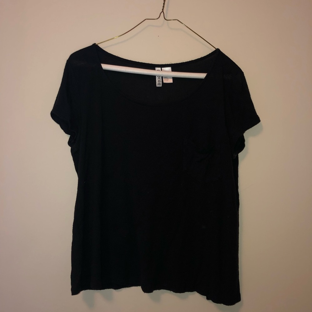 Black short sleeve t shirt